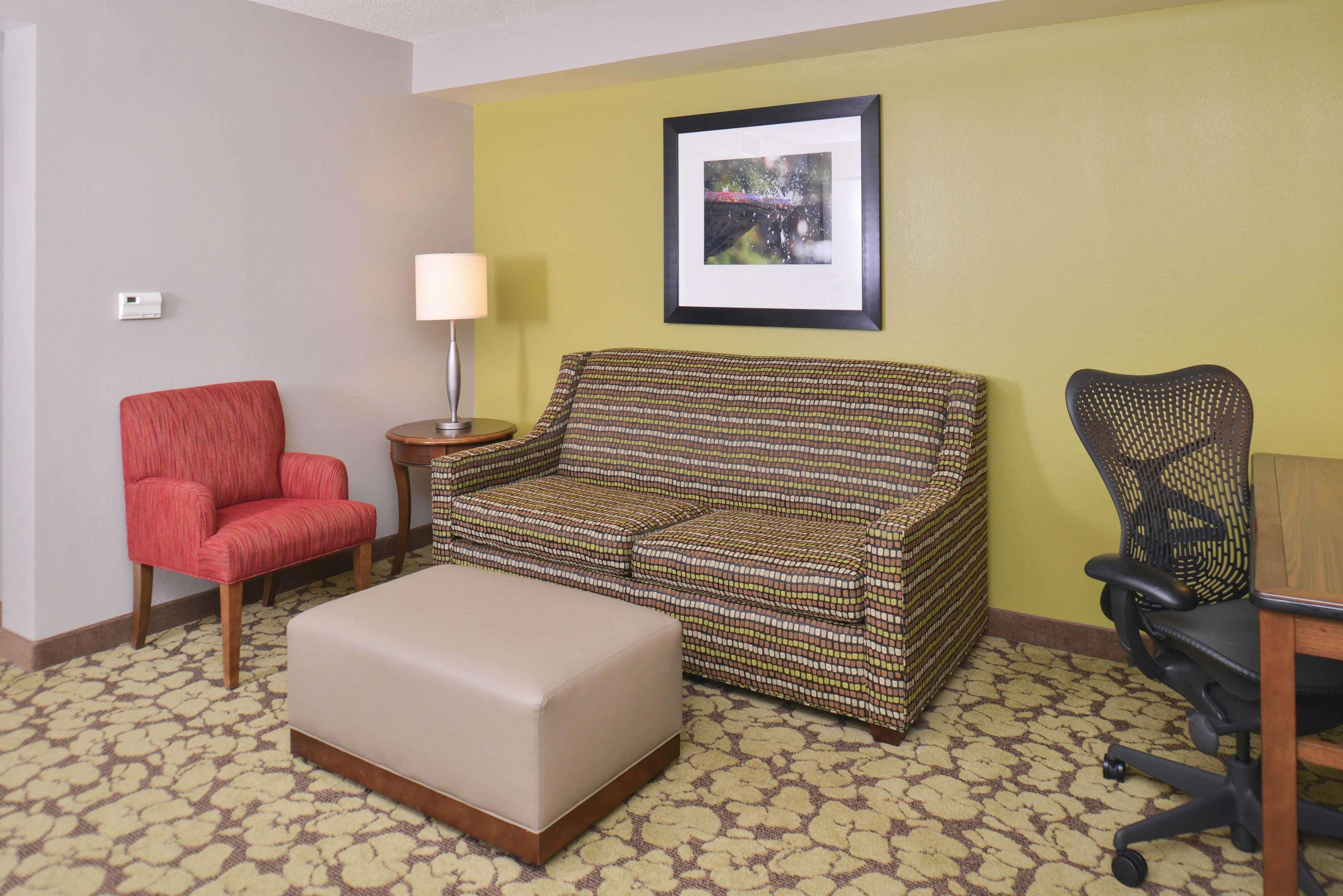 Hilton Garden Inn Indianapolis/Carmel Exterior photo