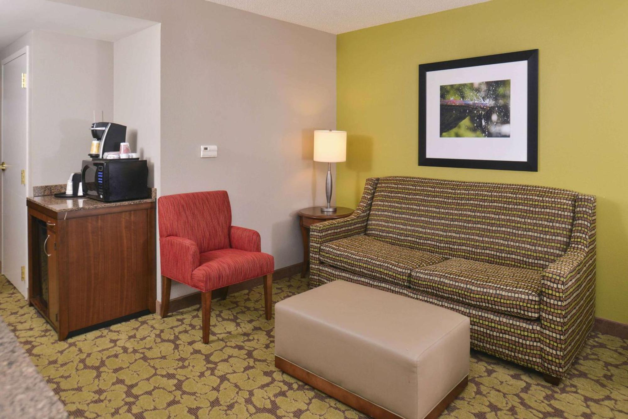 Hilton Garden Inn Indianapolis/Carmel Exterior photo