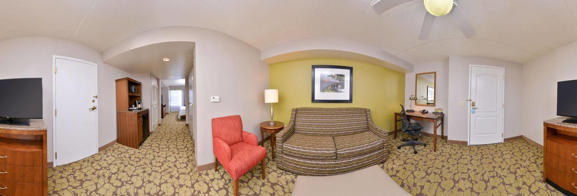 Hilton Garden Inn Indianapolis/Carmel Exterior photo
