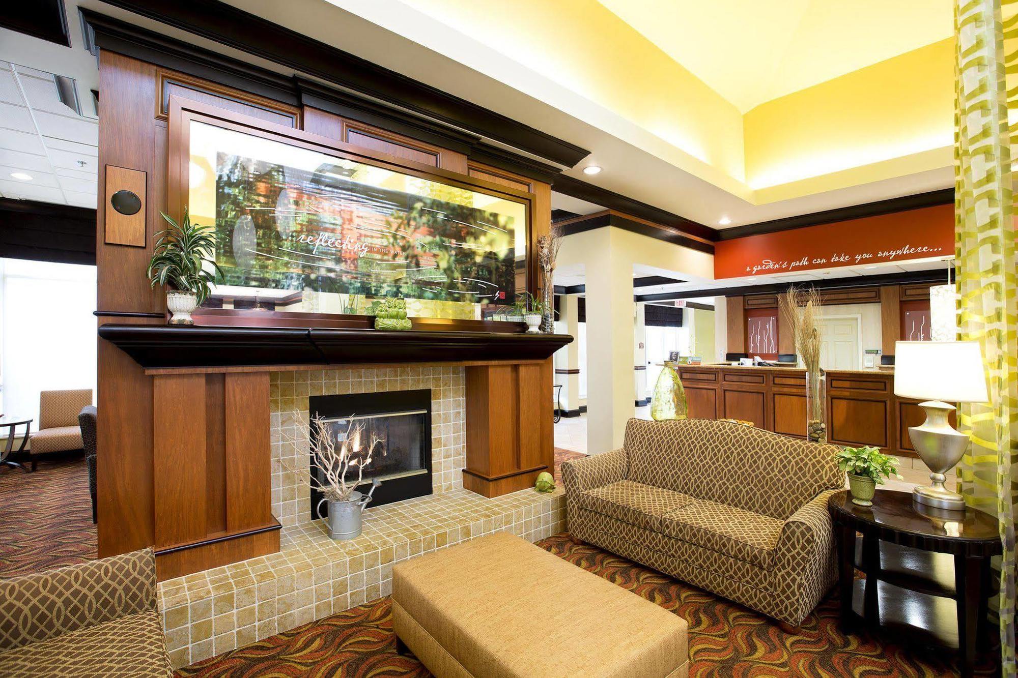 Hilton Garden Inn Indianapolis/Carmel Exterior photo