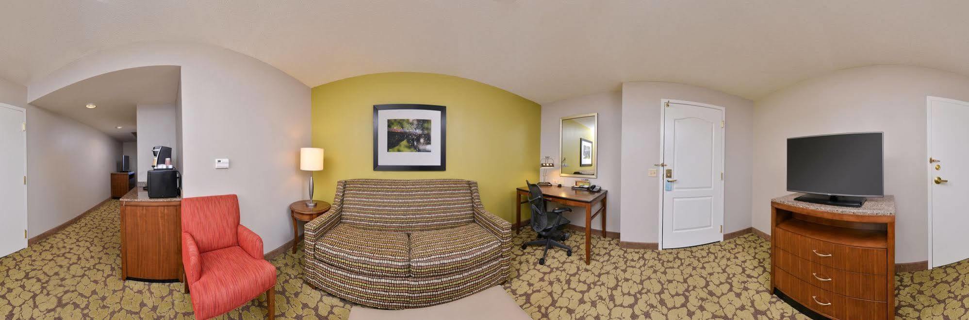 Hilton Garden Inn Indianapolis/Carmel Exterior photo